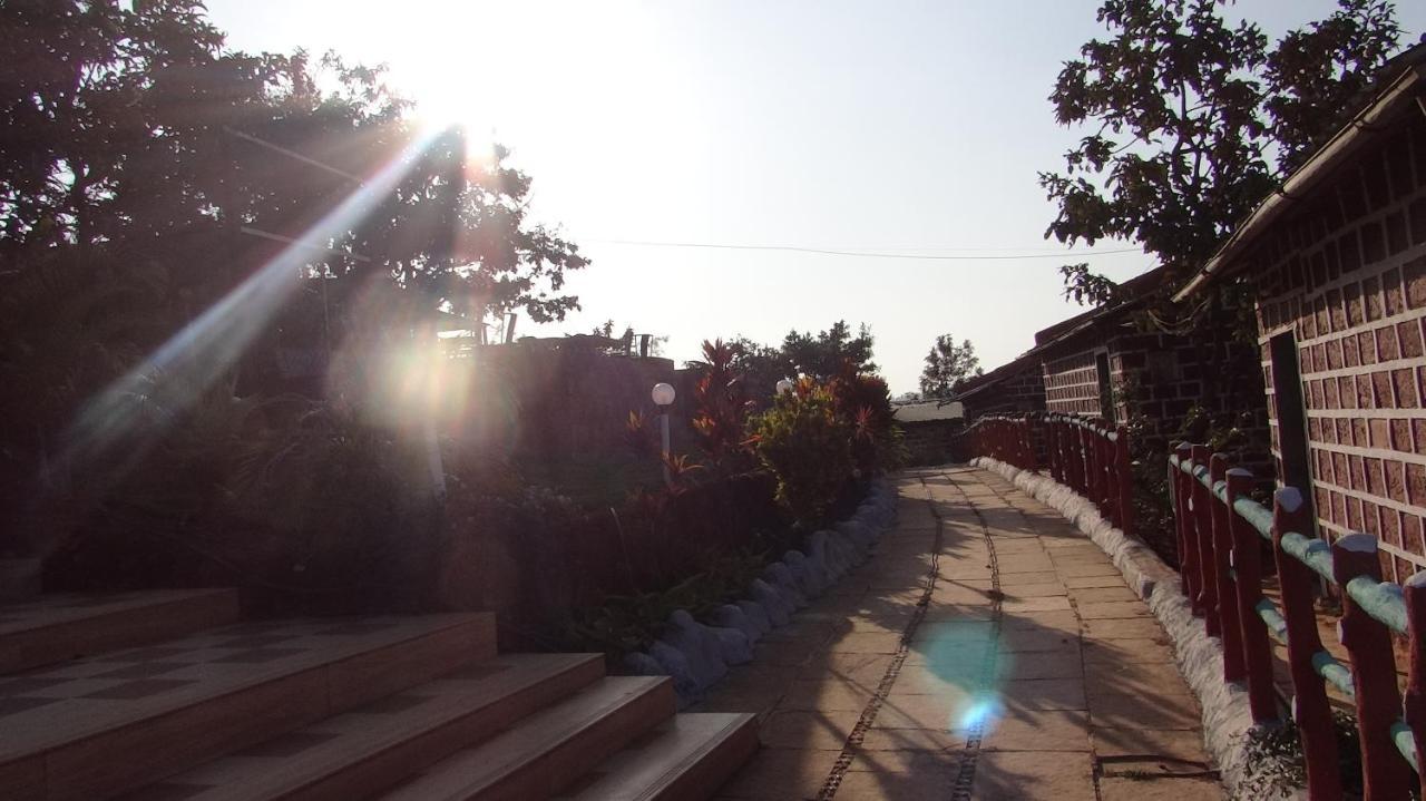 Exotic Valley Hotel Mahābaleshwar Kültér fotó
